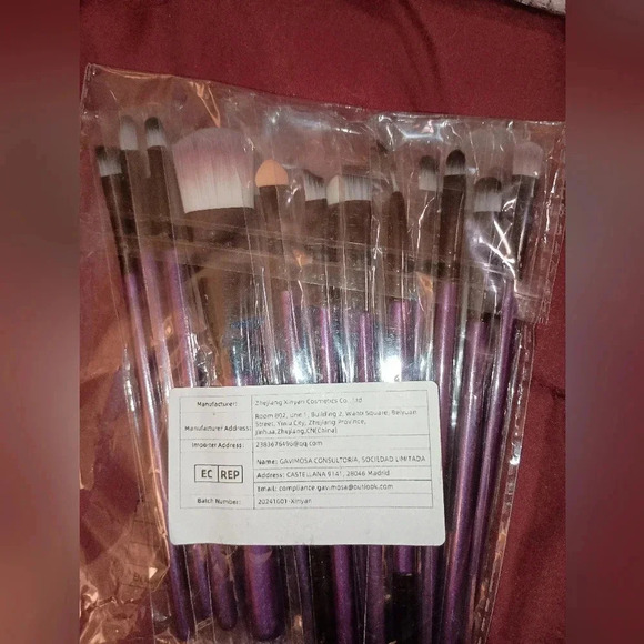 2/30$ Or 3/$35 NEW cosmetic floral case purple&black makeup brushes(#930)(N) - Picture 2 of 8